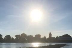 Sonne überm Rhein
